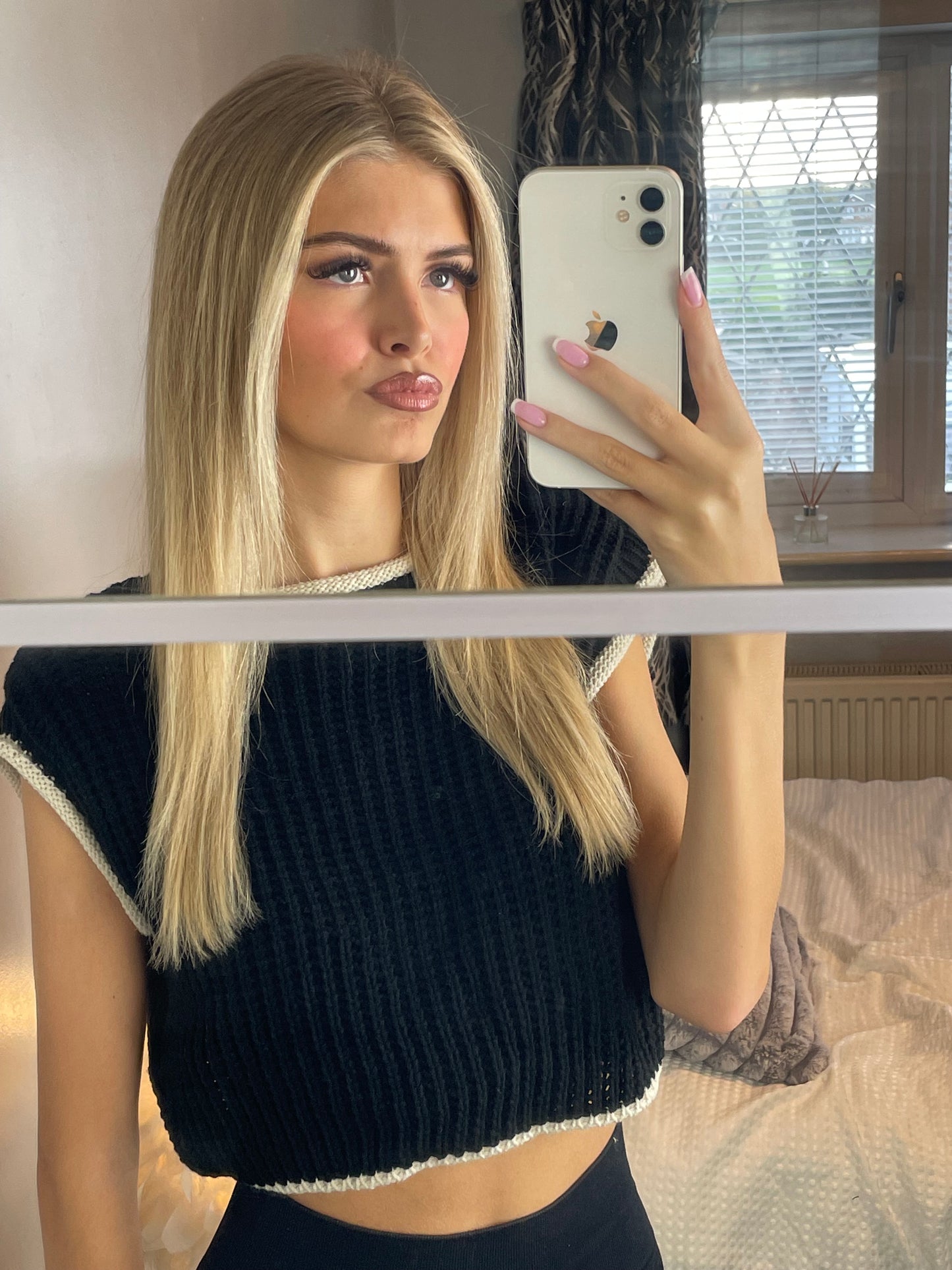 Black Contrast Knitted Cropped Top