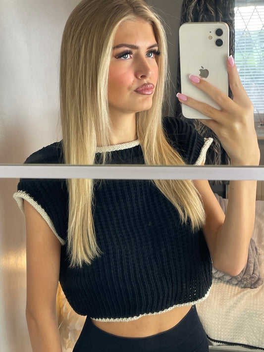 Black Contrast Knitted Cropped Top